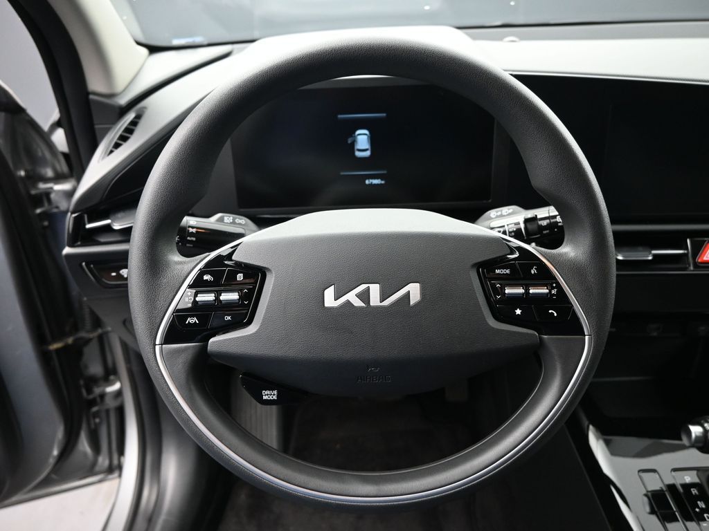 2023 Kia Niro LX