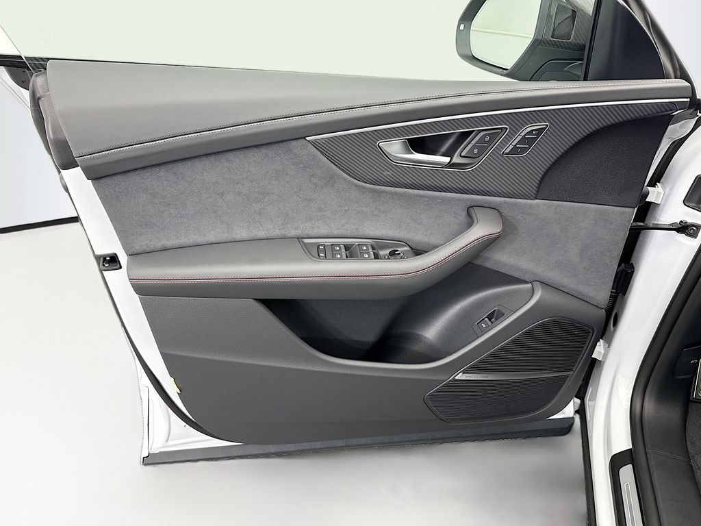 Thumbnail: 2026 Audi Q8 - 24