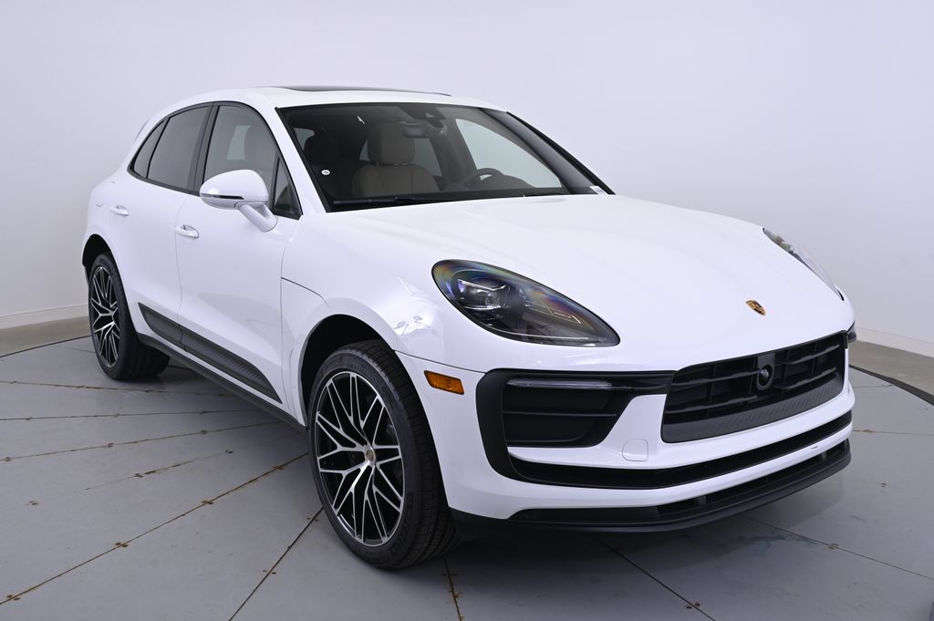 Thumbnail: 2025 Porsche Macan - 9