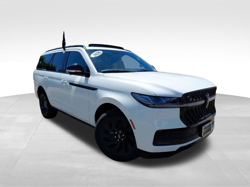 Star White Metallic Tri-Coat 2026 Lincoln Navigator SUV / Crossover Four-Wheel Drive Automatic