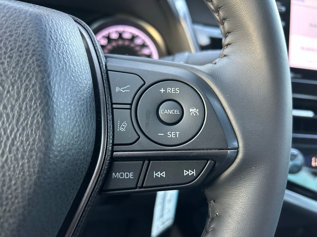 2024 Toyota Camry SE 18