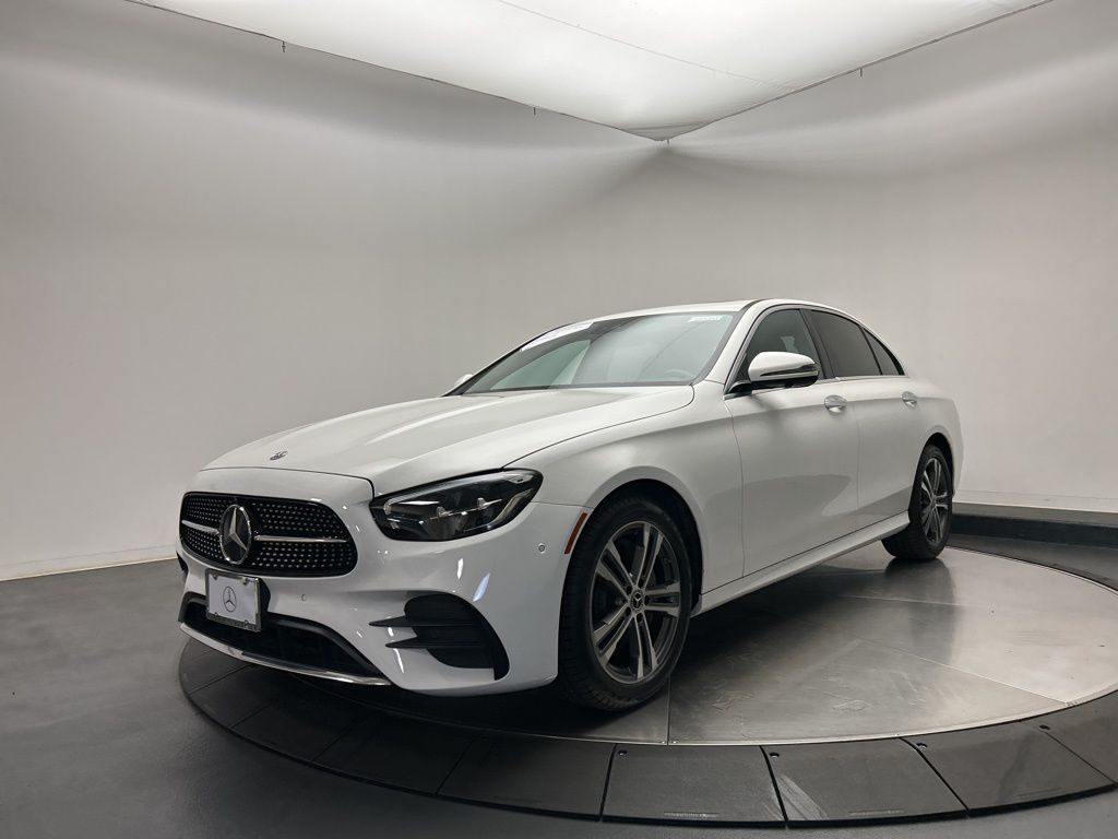 Thumbnail: 2022 Mercedes-Benz E-Class - 3