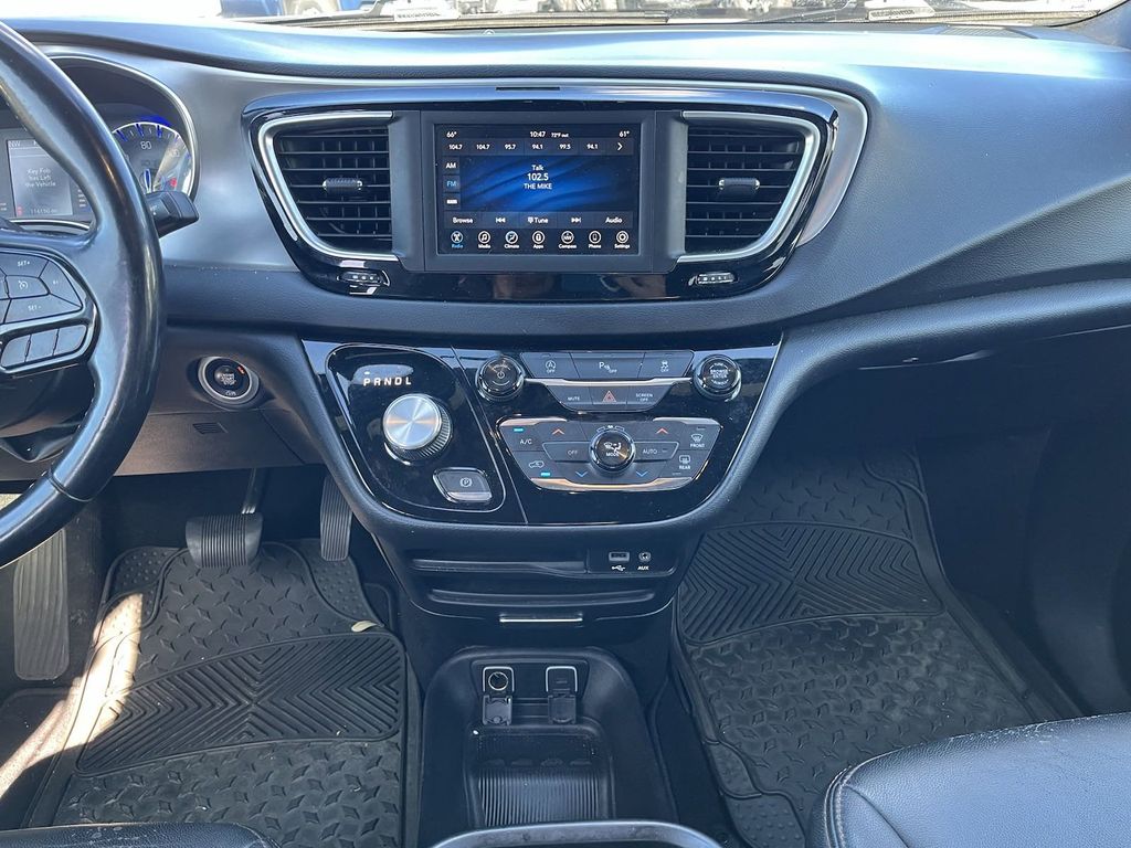 2018 Chrysler Pacifica Touring Plus 16