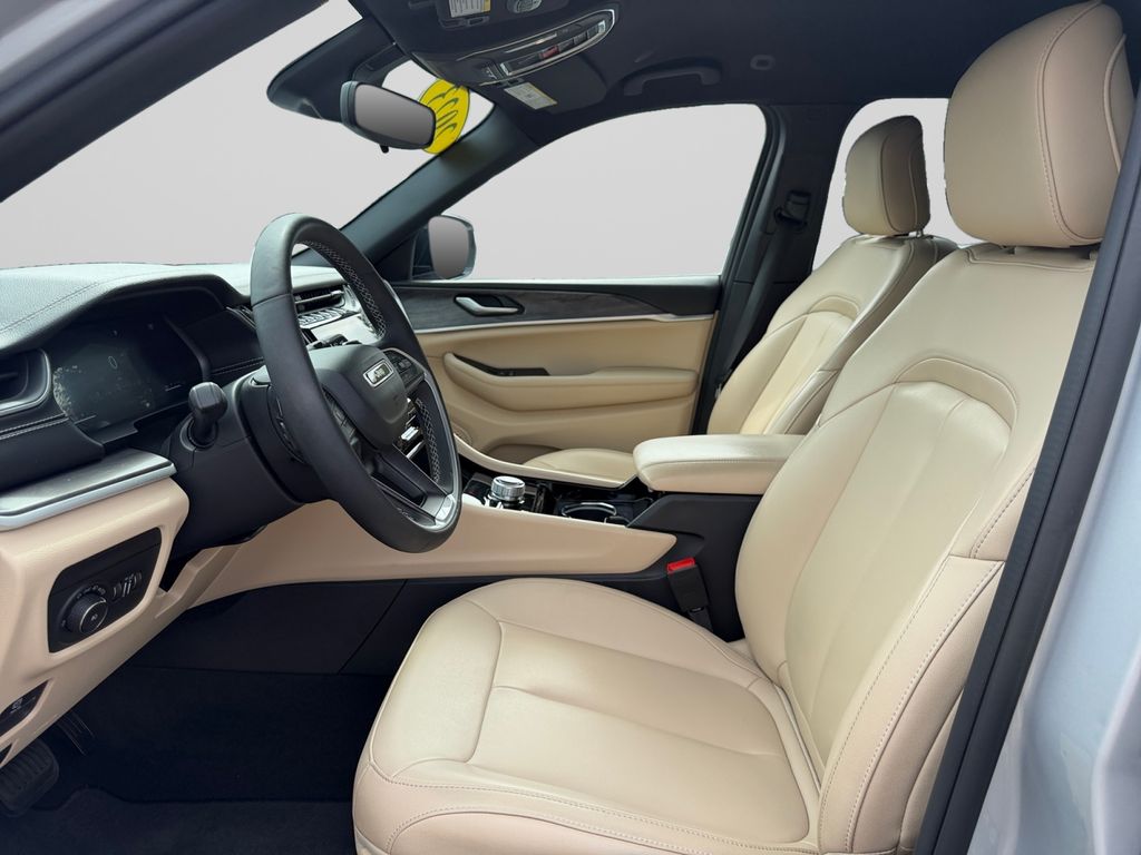 2023 Jeep Grand Cherokee Limited Silver at Auto Express Mitsubishi