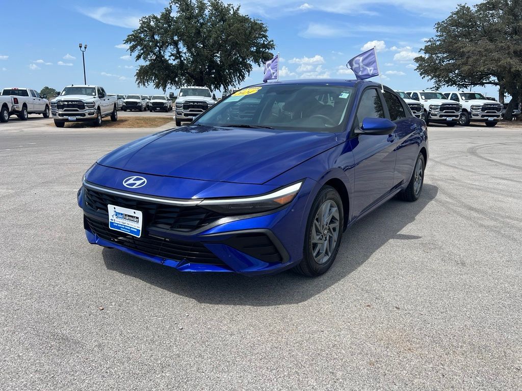  2024 Hyundai Elantra SEL FWD   