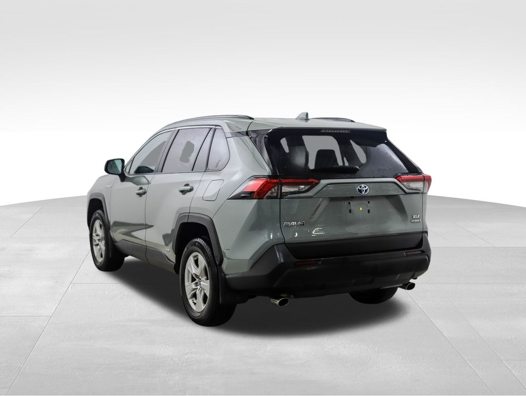 2020 Toyota RAV4 XLE 3