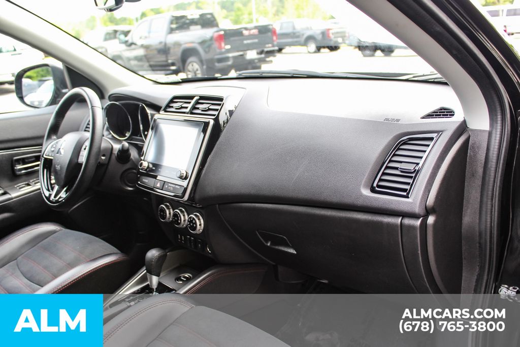 Used 2024 Silver Mitsubishi 2.0 SE image 23