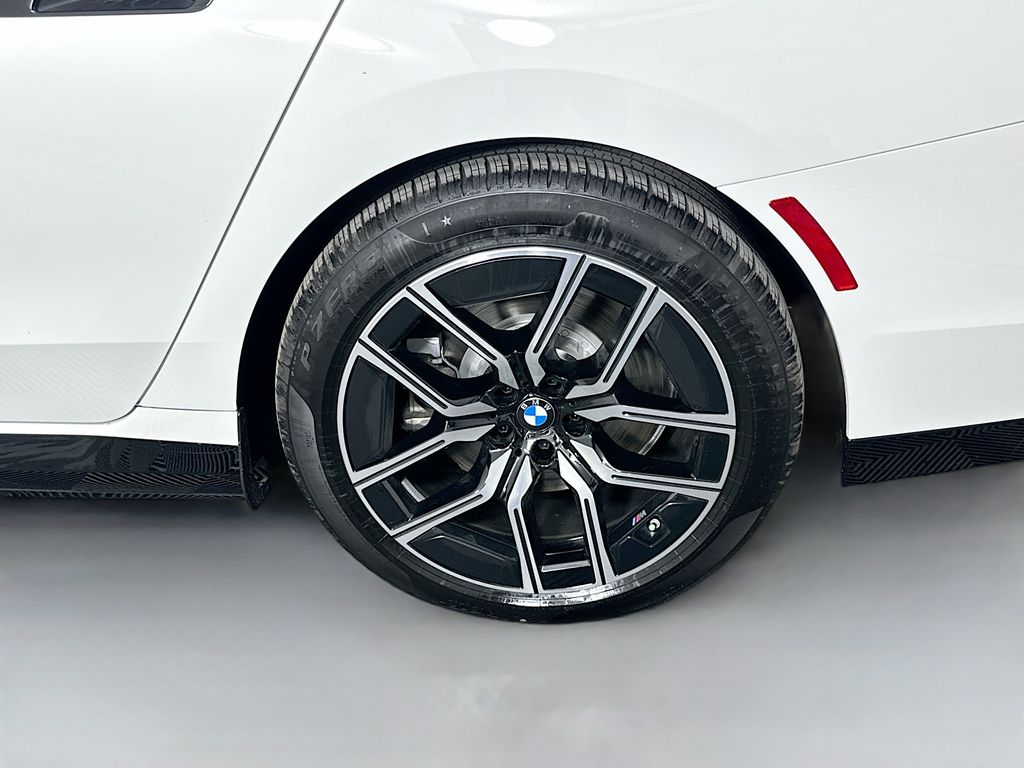 Thumbnail: 2025 BMW i7 - 23