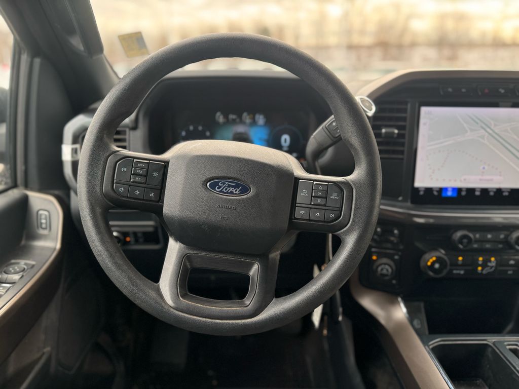 View vehicle photo 4