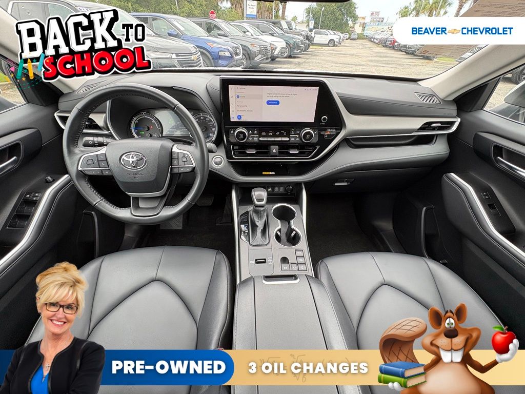 Used 2025 Toyota Highlander Hybrid SUV
