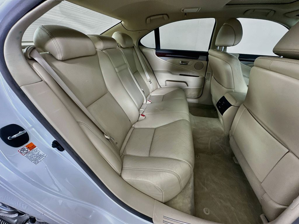 Thumbnail: 2016 Lexus LS - 28