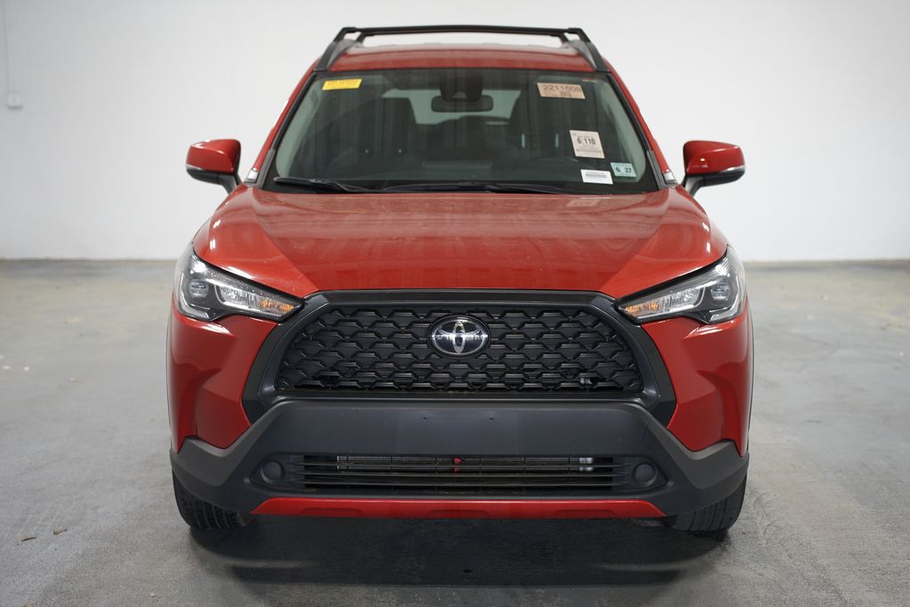 2022 Toyota Corolla Cross LE 2