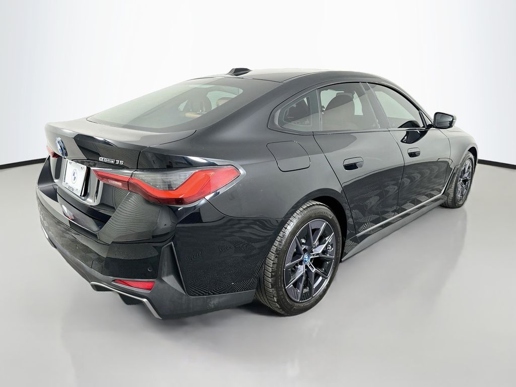 Thumbnail: 2023 BMW i4 - 5