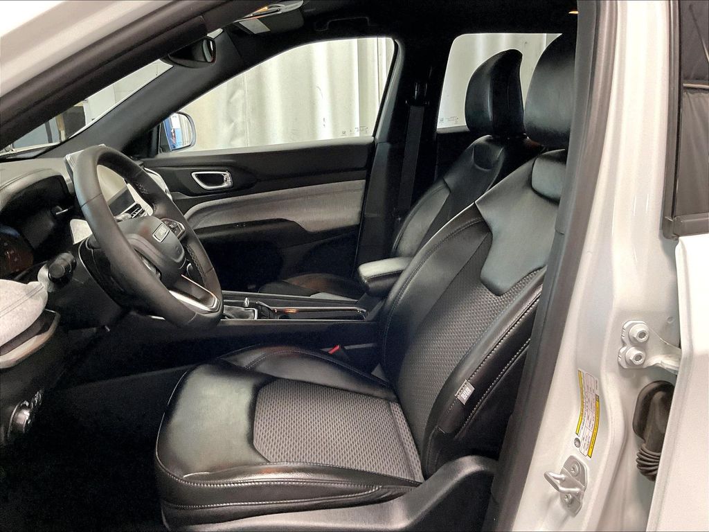 2023 Jeep Compass — photo 10