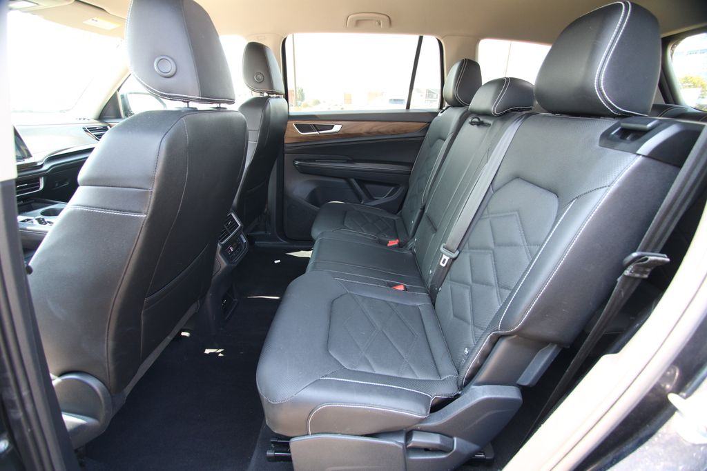 Used 2025 Volkswagen Atlas SUV