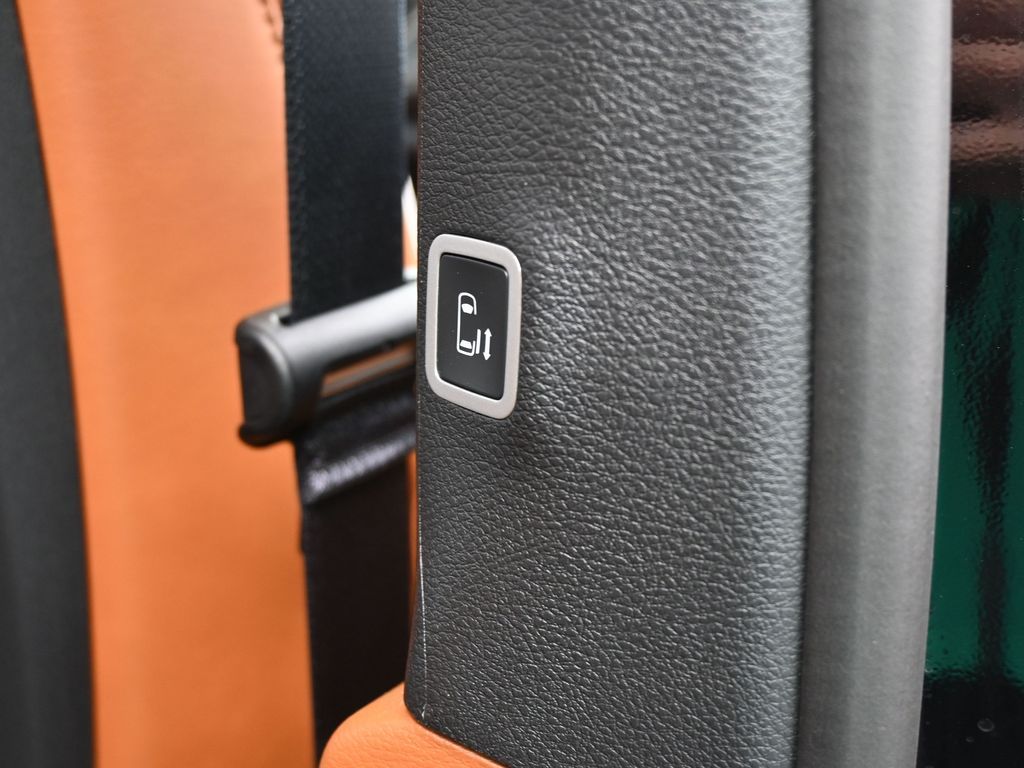 New 2026 Diamond Black Crystal Pearlcoat Chrysler Pinnacle image 45