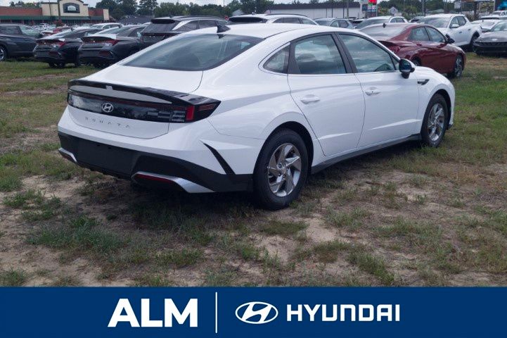 2025 Hyundai Sonata SE photo 3