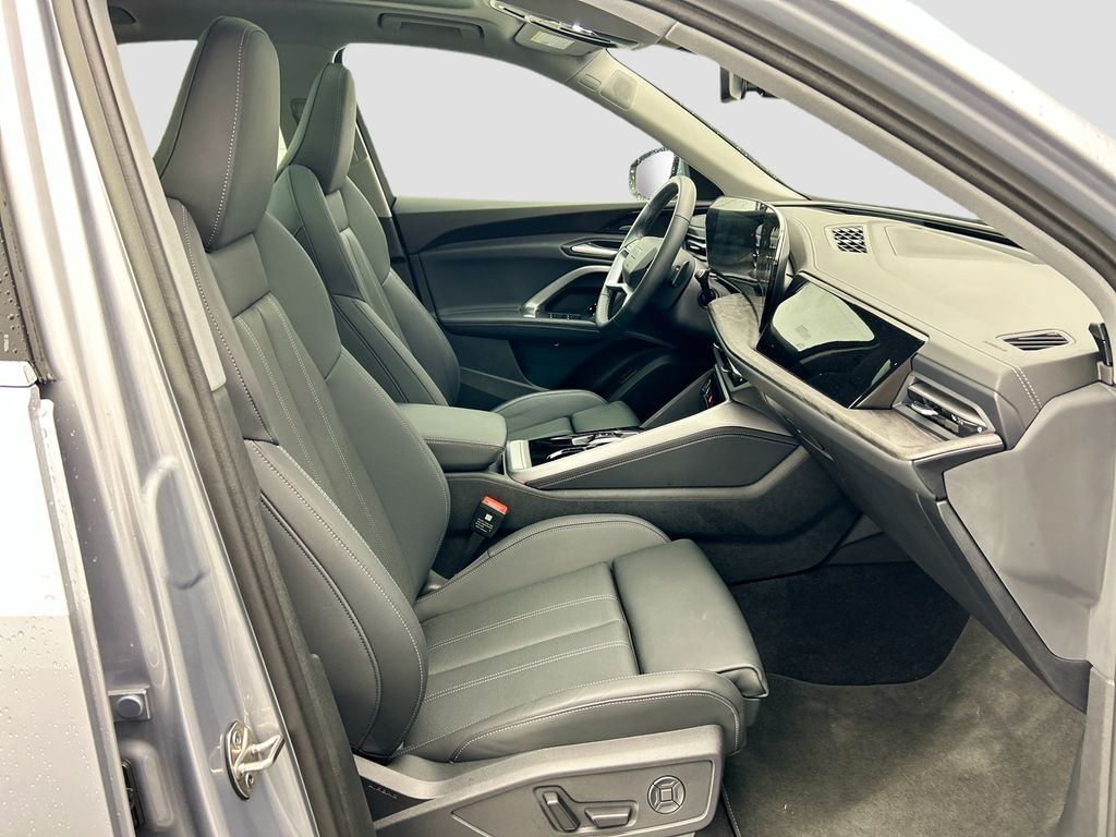 Thumbnail: 2025 Audi Q5 - 19