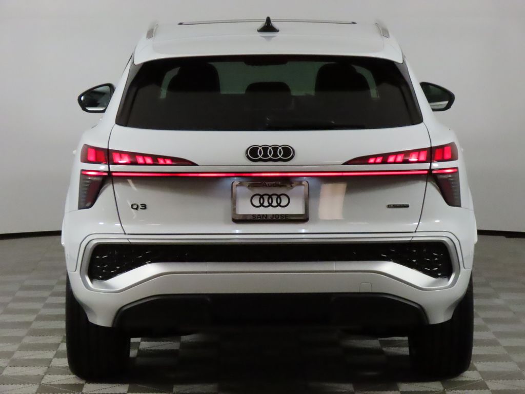 Thumbnail: 2026 Audi Q3 - 4
