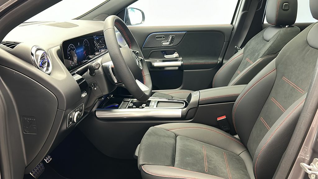 2025 Mercedes-Benz GLA 250 4MATIC 12