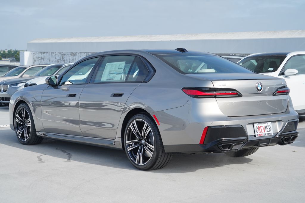 Thumbnail: 2026 BMW 7 Series - 7