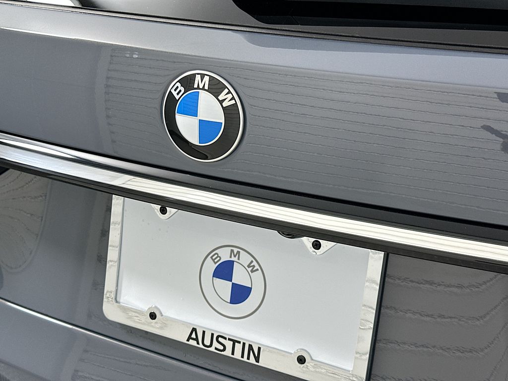Thumbnail: 2026 BMW X7 - 22