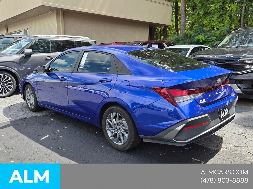 Used 2024 Blue Hyundai SEL image 8