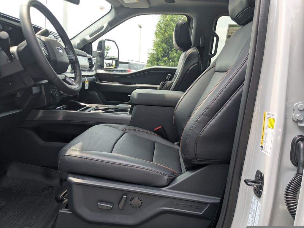 2026 Ford F-350 Super Duty LARIAT