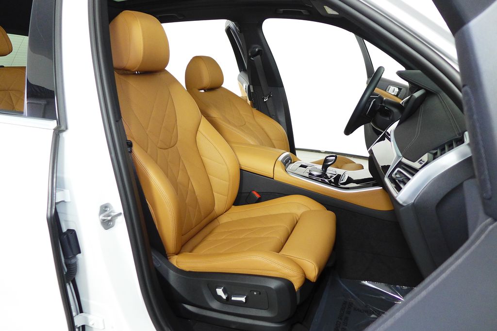 Thumbnail: 2023 BMW X5 - 19