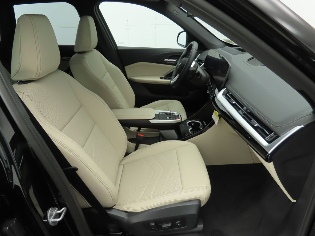 Thumbnail: 2025 BMW X1 - 20