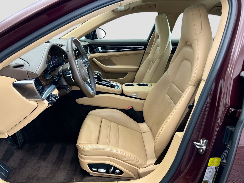 Thumbnail: 2019 Porsche Panamera - 5