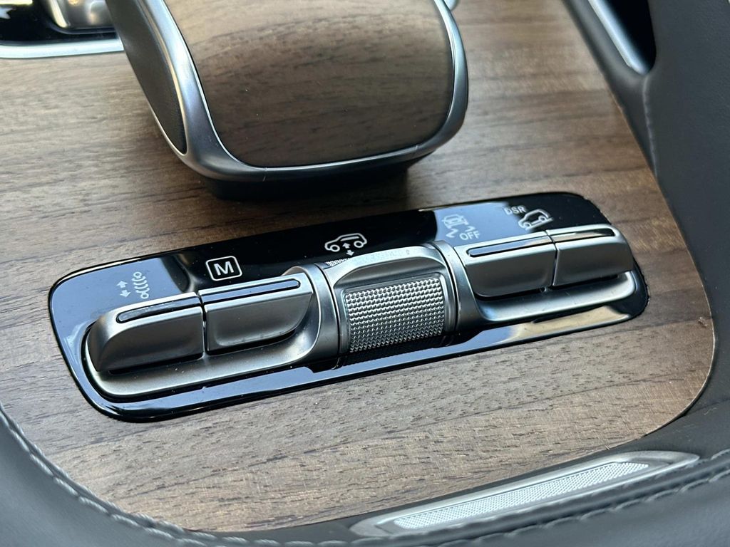 Thumbnail: 2023 Mercedes-Benz GLS - 31