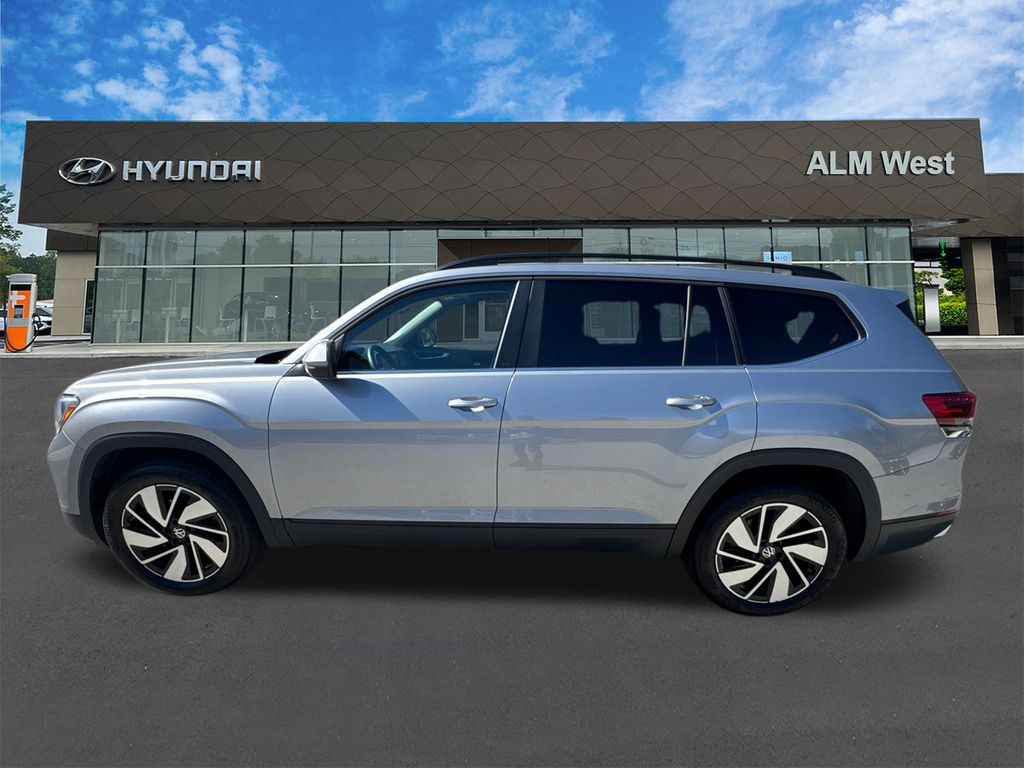 Used 2025 Silver Volkswagen 2.0T SE w/Technology image 8