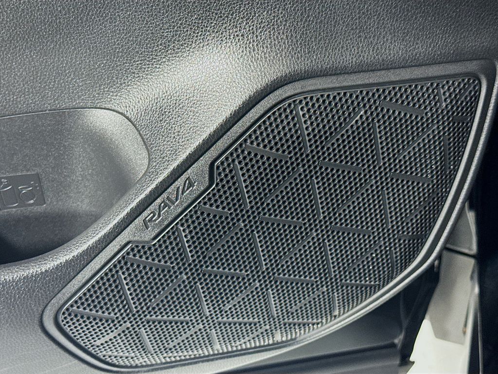 Used Car 2020 Toyota Rav4 Hybrid  Xle For Sale Under $25,000 In Austin, Texas