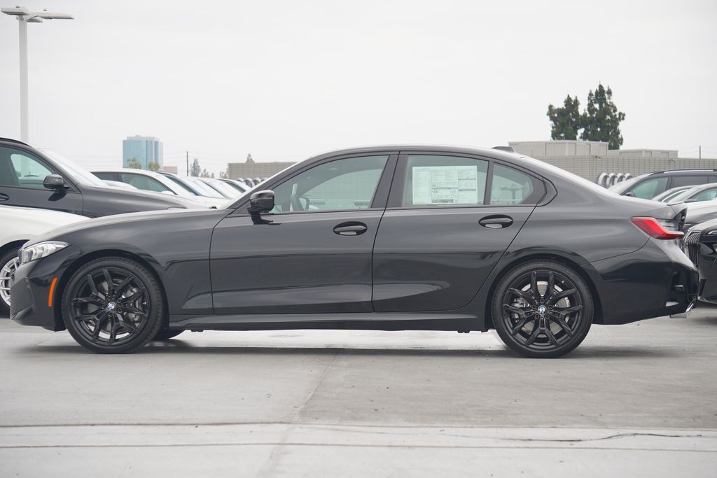 Thumbnail: 2025 BMW 3 Series - 4
