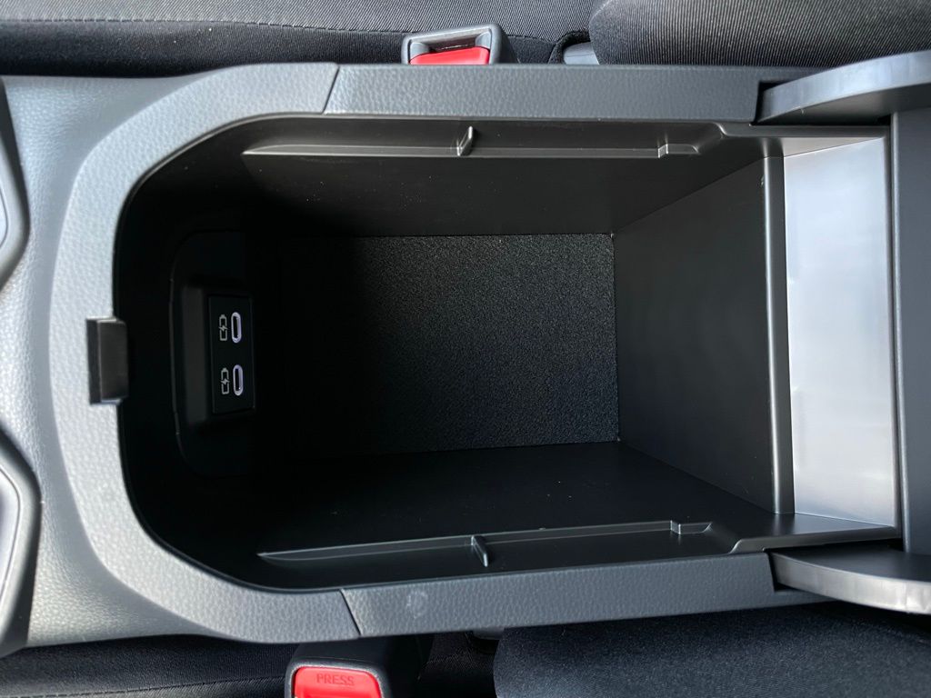 Thumbnail: 2025 Toyota RAV4 - 20