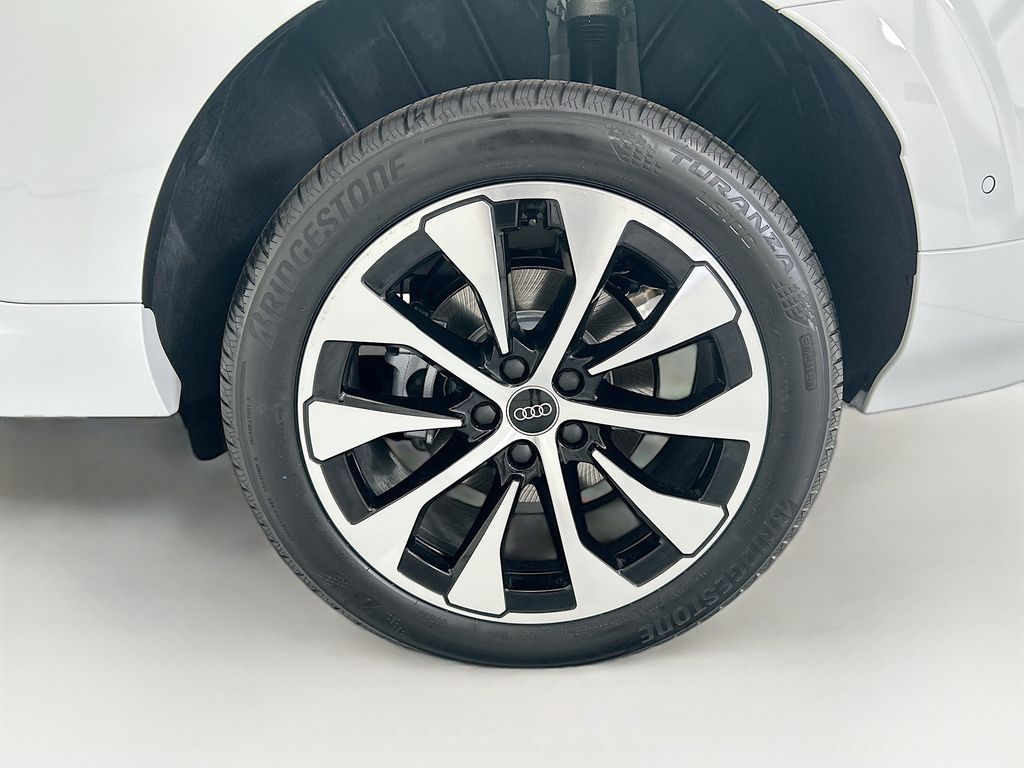 Thumbnail: 2026 Audi Q3 - 30