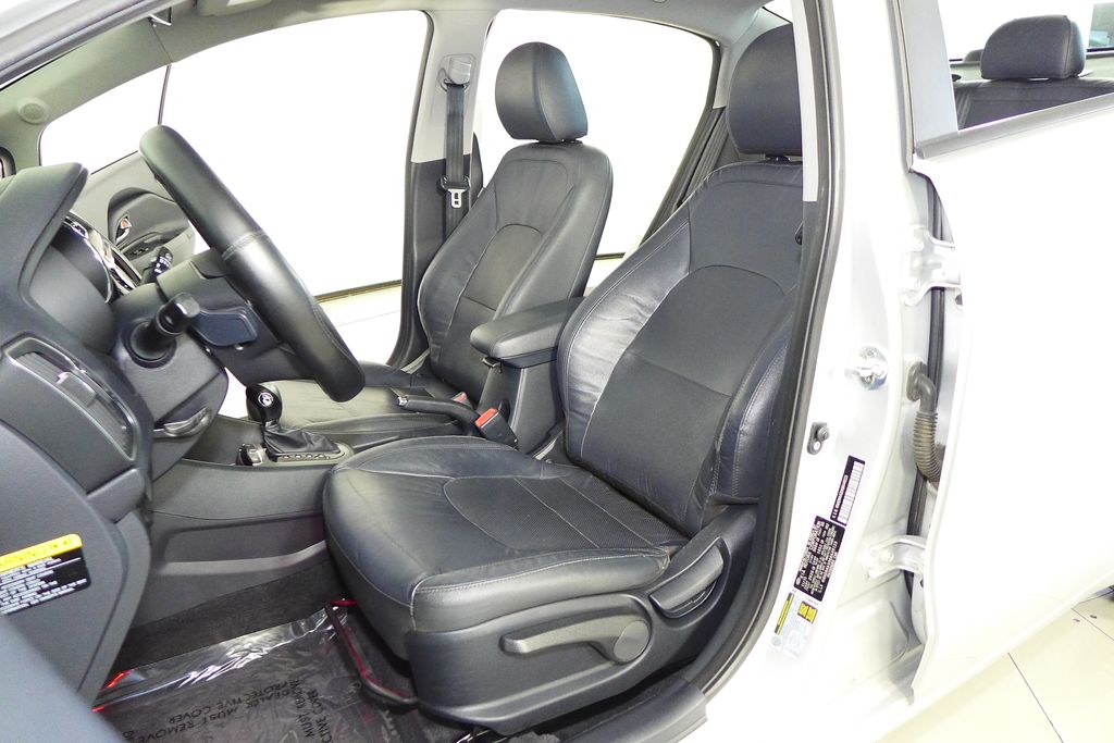 Thumbnail: 2016 Kia Rio - 22