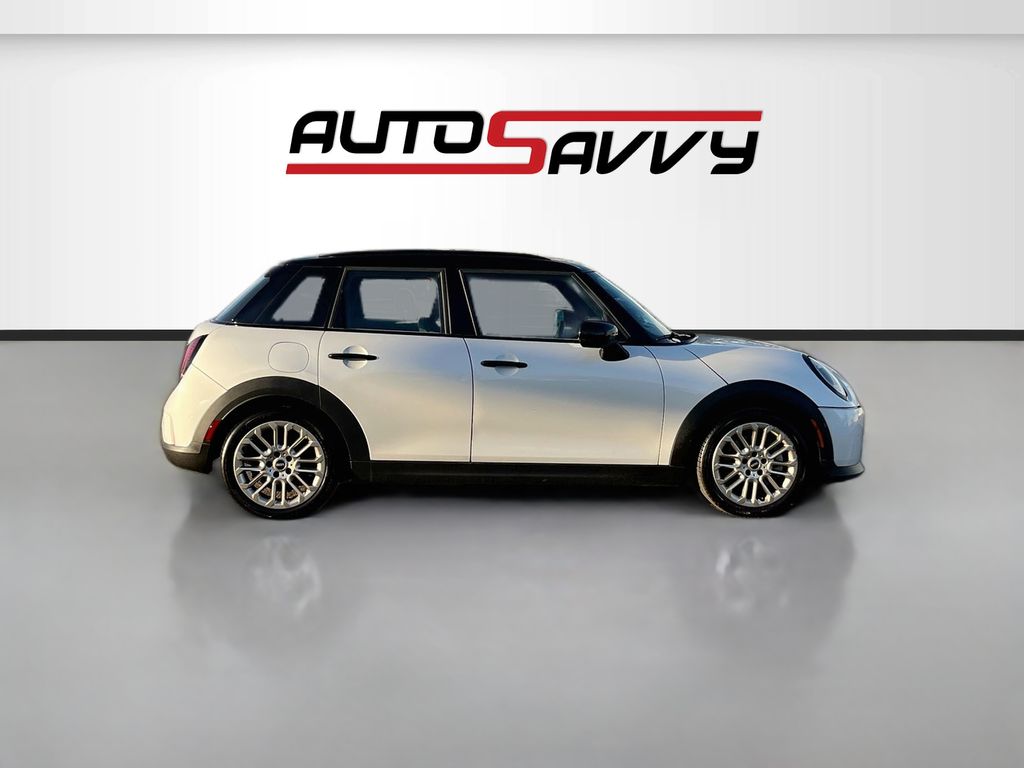 Used 2025 White MINI Signature Plus image 8