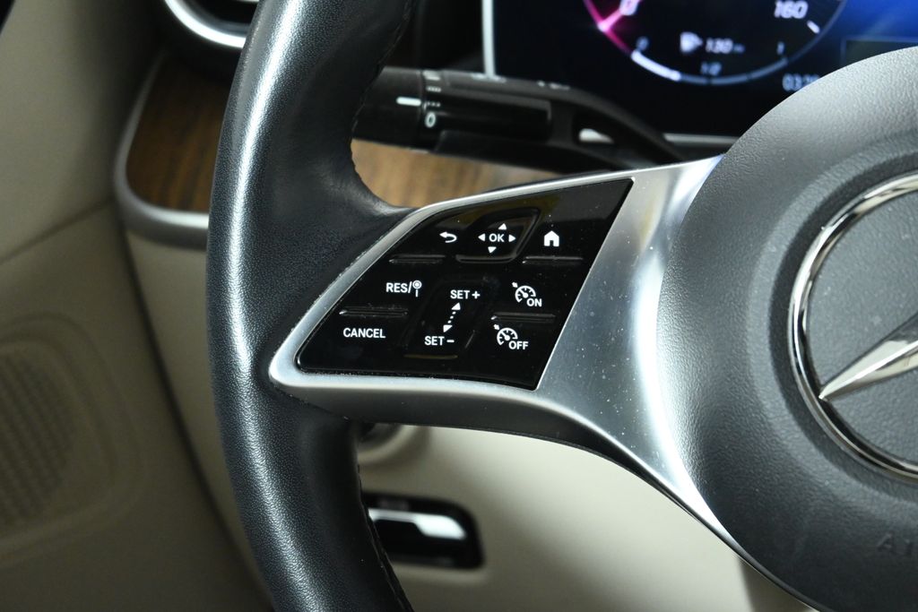 Thumbnail: 2023 Mercedes-Benz C-Class - 18