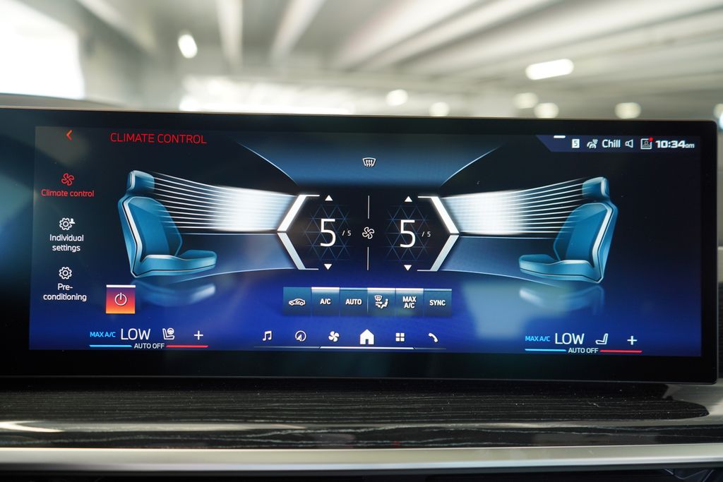 Thumbnail: 2025 BMW X7 - 19