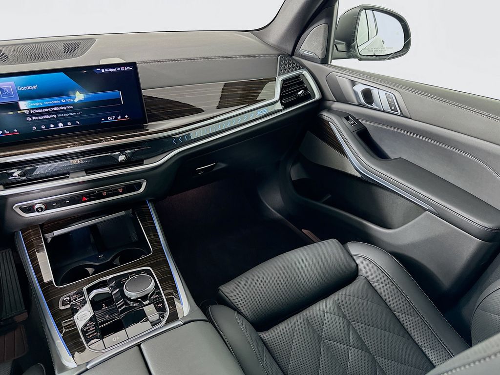 Thumbnail: 2025 BMW X5 - 24