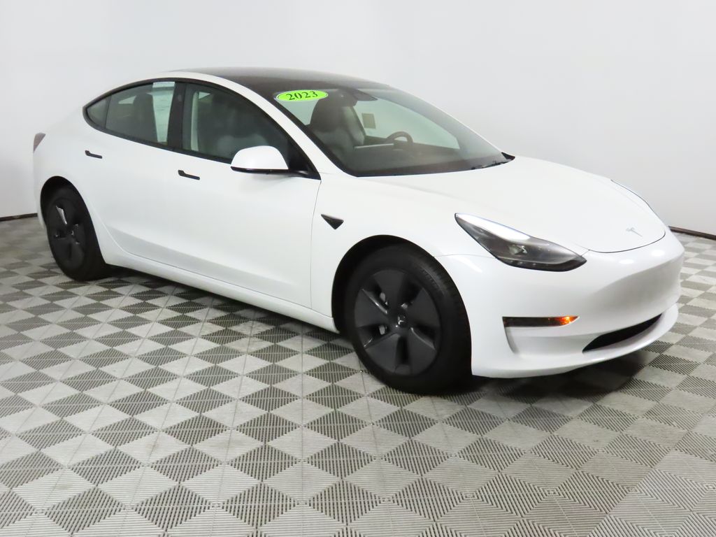 Thumbnail: 2023 Tesla Model 3 - 7