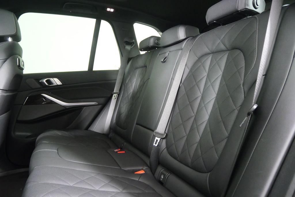 Thumbnail: 2026 BMW X5 - 16