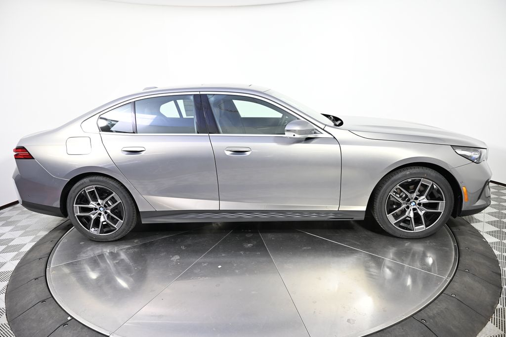 Thumbnail: 2026 BMW 5 Series - 6