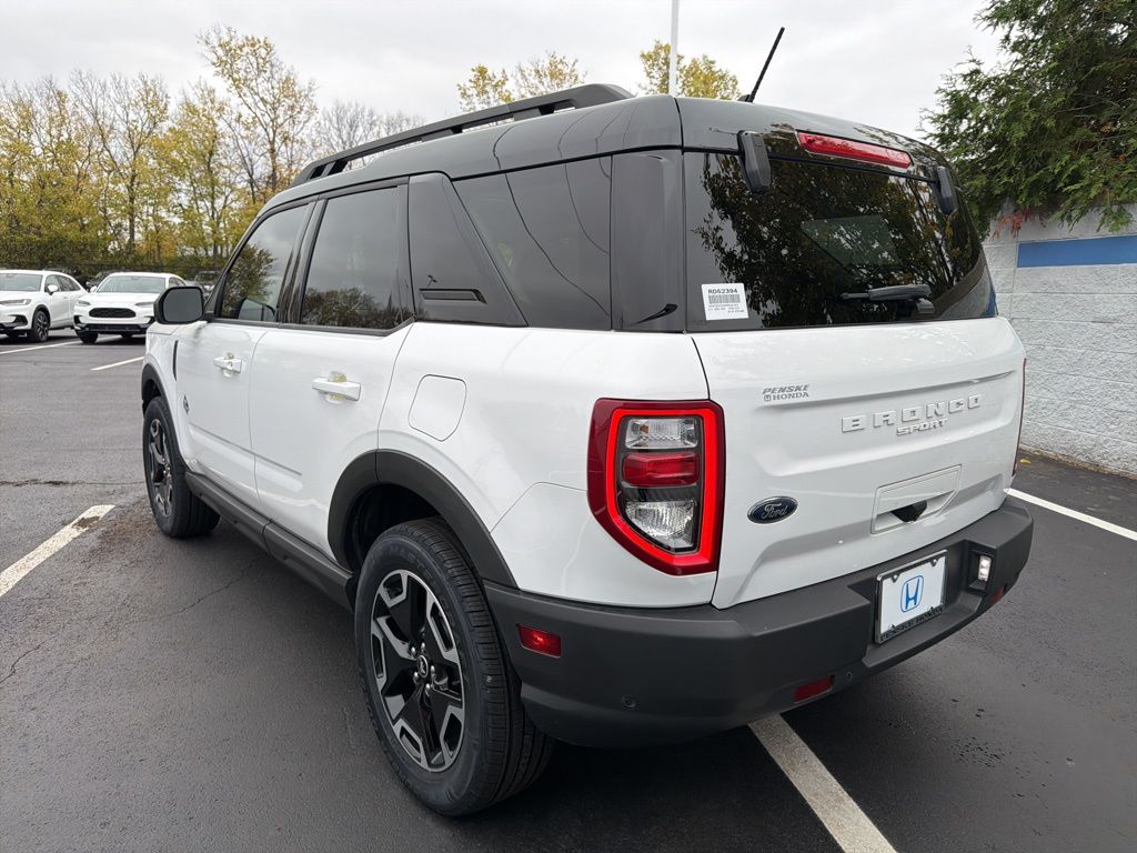 Thumbnail: 2022 Ford Bronco Sport - 3