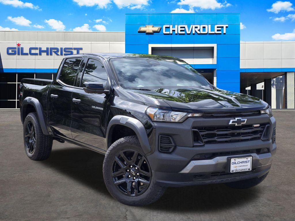 Black 2025 Chevrolet Colorado Pickup Truck Four-Wheel Drive 8-Speed Automatic