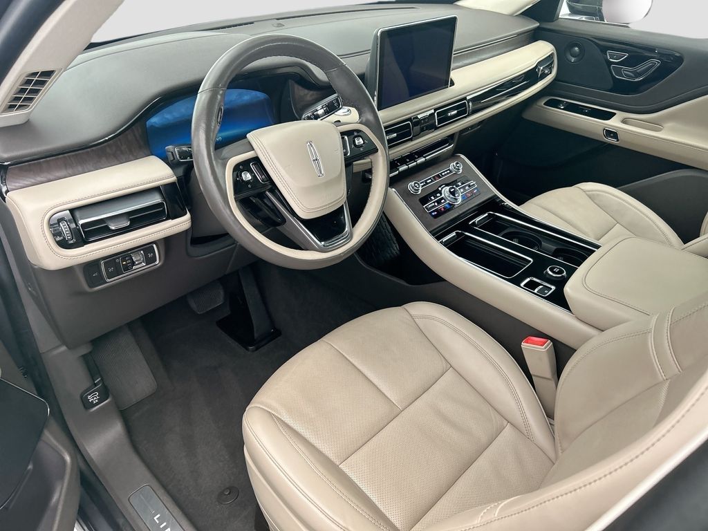 Thumbnail: 2023 Lincoln Aviator - 8
