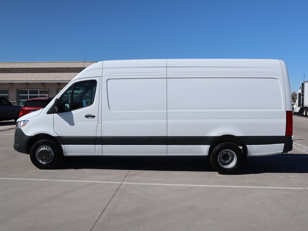 Thumbnail: 2026 Mercedes-Benz Sprinter - 8
