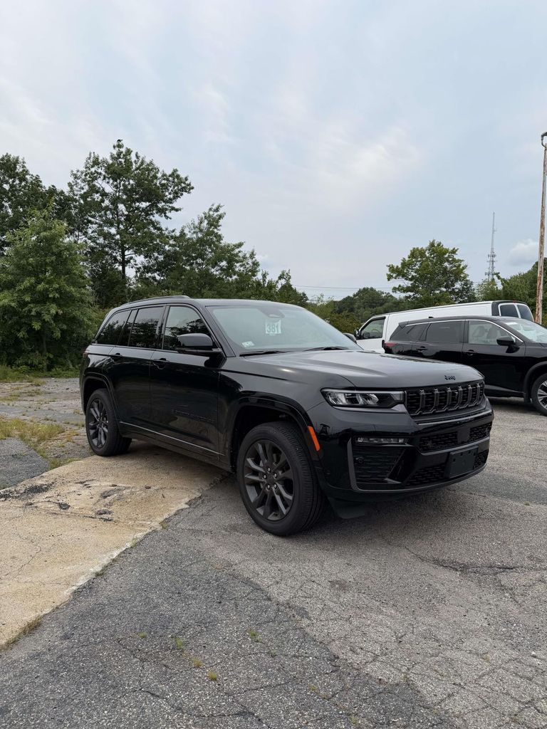 Diamond Black 2026 Jeep Grand Cherokee SUV / Crossover Four-Wheel Drive 8-Speed Automatic